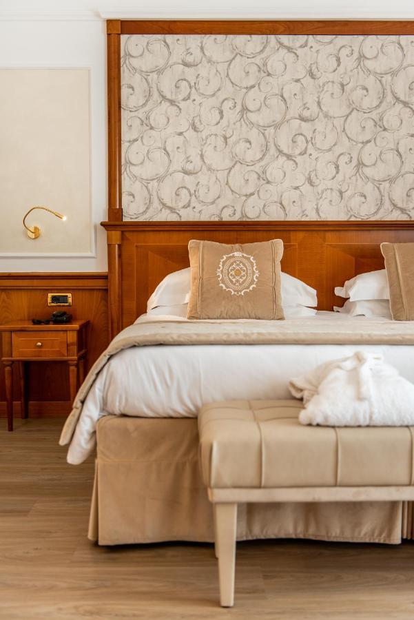 Grand Hotel Terme & Spa Montegrotto Terme Bagian luar foto